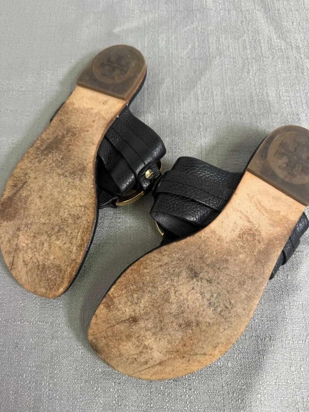 Tory Burch Miller Black Leather Thong Sandals Size 6M Gold Logo Accent